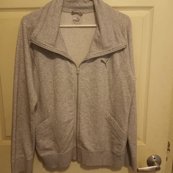 Puma zip up ⭐⭐ - Picture 2 of 6